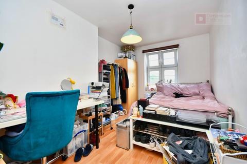 Flat 42, Gosling House Sutton Street, London, E1 0AU