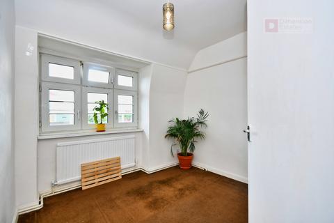 Flat 42, Gosling House Sutton Street, London, E1 0AU