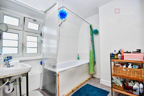 Flat 42, Gosling House Sutton Street, London, E1 0AU