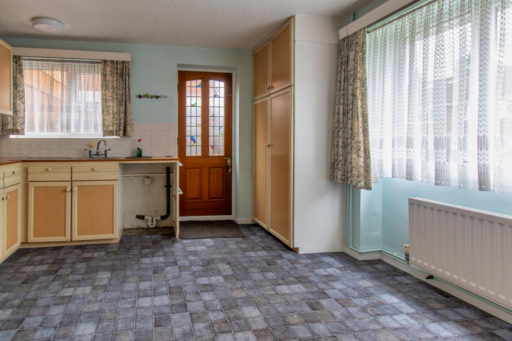 Kitchen/ Dining Room