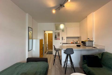 Studio to rent, Russell Court, Woburn Place, London, WC1H