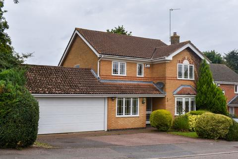 3 bedroom detached house to rent, Old Oak Drive, Silverstone, NN12