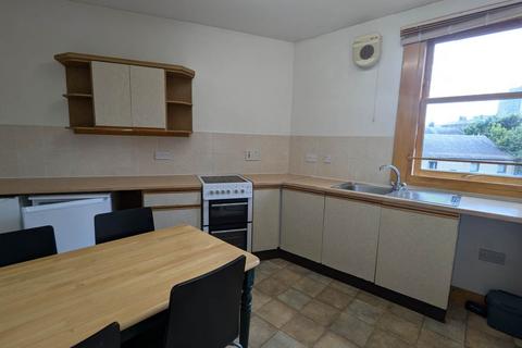 2 bedroom flat to rent, 4F Westport, ,