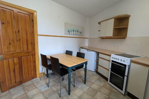 2 bedroom flat to rent, 4F Westport, ,