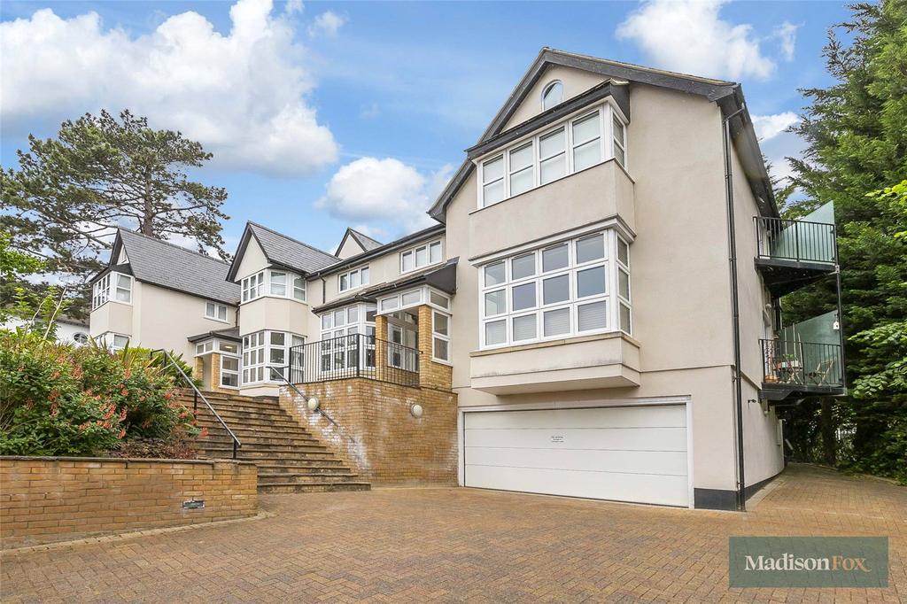 Albion Park Court, Loughton IG10 1 bed apartment for sale £350,000
