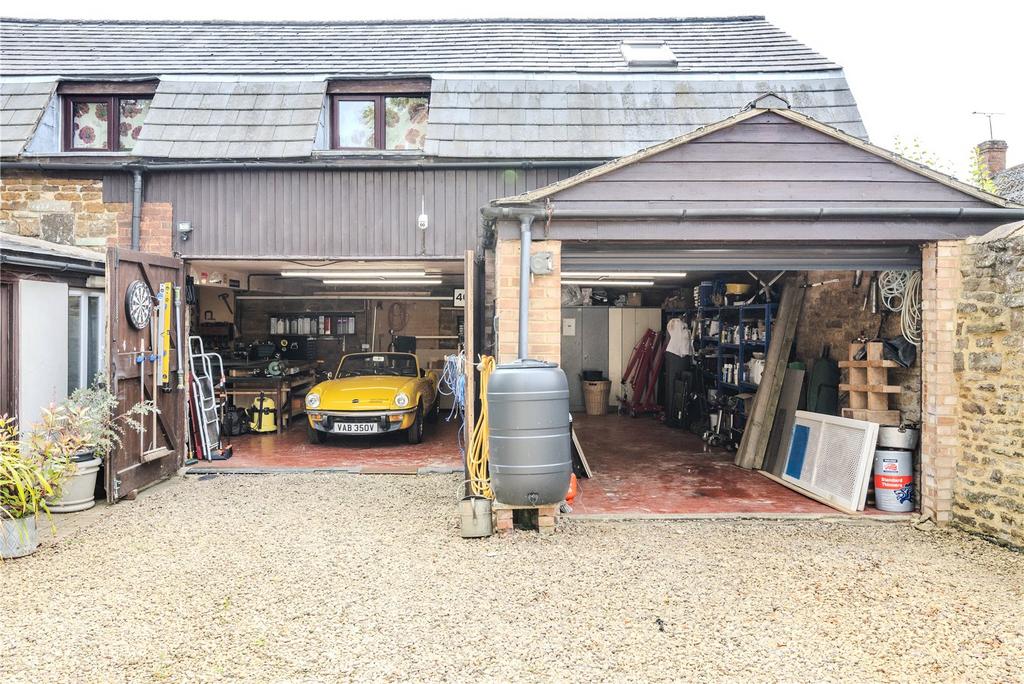 Garage / Workshop