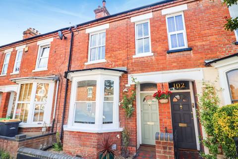 2 bedroom terraced house to rent, Bower Street, Bedford