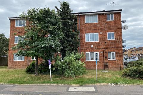 1 bedroom flat for sale, Ranyard Close, Chessington, Surrey. KT9 1HR