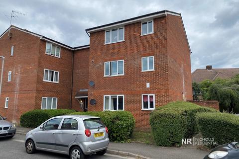 1 bedroom flat for sale, Ranyard Close, Chessington, Surrey. KT9 1HR