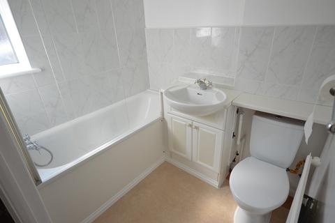 1 bedroom flat for sale, Ranyard Close, Chessington, Surrey. KT9 1HR