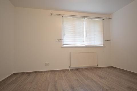 1 bedroom flat for sale, Ranyard Close, Chessington, Surrey. KT9 1HR