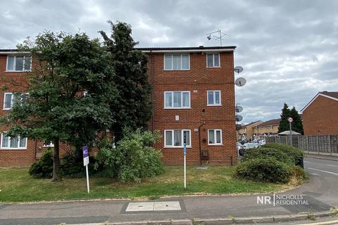 1 Ranyard Close, Chessington, KT9 1HR