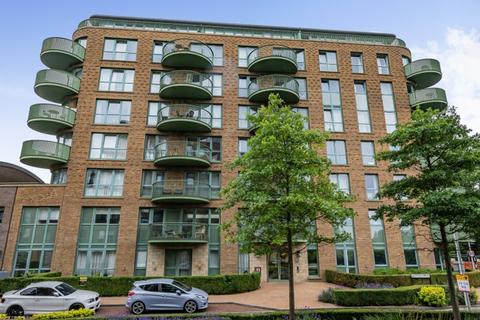 3 bedroom apartment to rent, Tudway Road London SE3