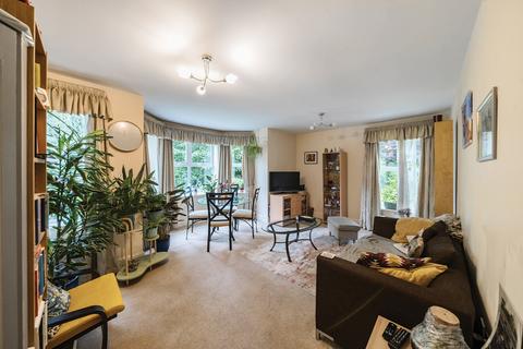 2 bedroom flat for sale, Gardenhurst, 45 Cardigan Road, Headingley, Leeds, LS6