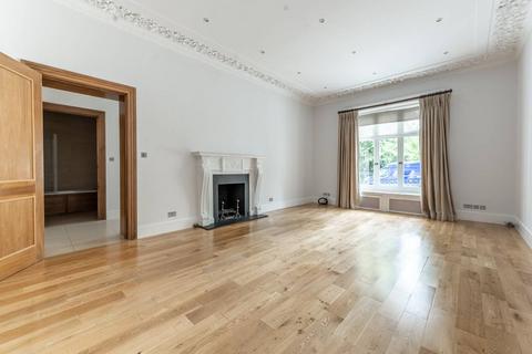 3 bedroom flat to rent, Onslow Square, South Kensington, London, SW7