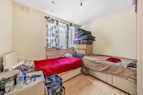 2 bedroom flat for sale, London Road, Mitcham, CR4