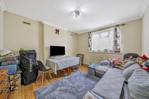 2 bedroom flat for sale, London Road, Mitcham, CR4