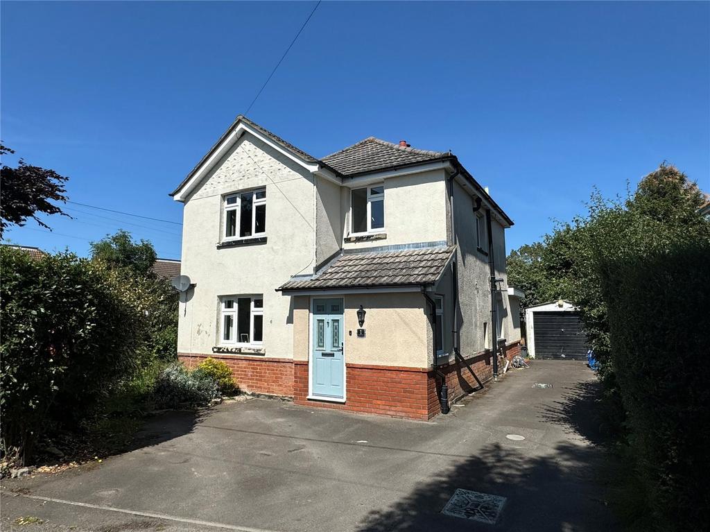 Worthy Road, New Milton, Hampshire, BH25 3 bed detached house for sale