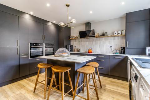 38 Bunting Way, Nailsworth, Stroud, GL6 0TQ
