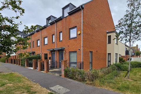 3 bedroom terraced house for sale, TAMWORTH ROAD, WATERLOOVILLE