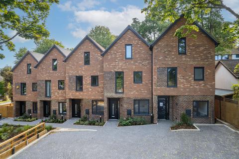 4 bedroom terraced house for sale, The Spinney, Selcroft Road, Purley