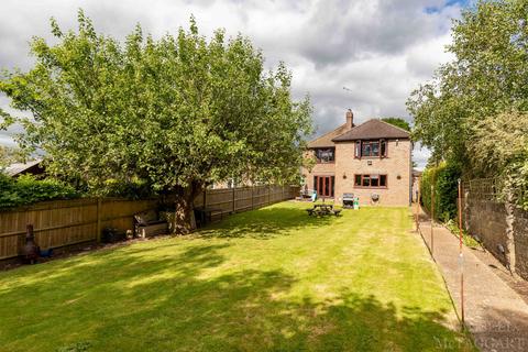 5 bedroom detached house for sale, Elizabeth Crescent, East Grinstead RH19