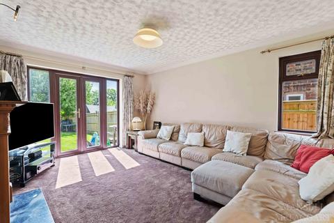 5 bedroom detached house for sale, Elizabeth Crescent, East Grinstead RH19