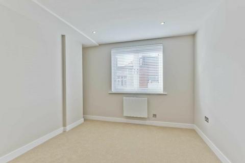 1 bedroom apartment to rent, Church Street, Walton-on-Thames, KT12