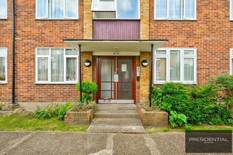 2 bedroom flat for sale, Wanstead E11