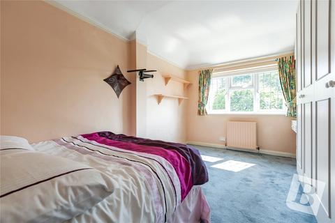 4 Leasway, Upminster, RM14 3AJ