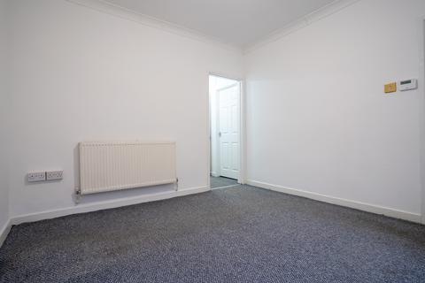 1 bedroom flat to rent, North Road, Ferndale CF43