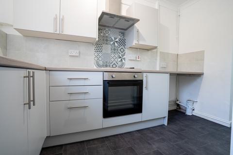 1 bedroom flat to rent, North Road, Ferndale CF43