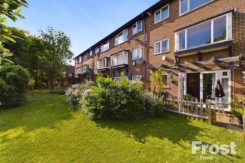 25 Huntsmans Close, Feltham, TW13 7DF