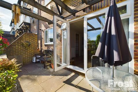 25 Huntsmans Close, Feltham, TW13 7DF