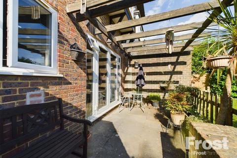 25 Huntsmans Close, Feltham, TW13 7DF