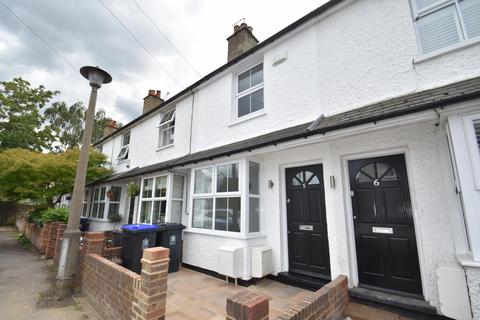 3 bedroom terraced house to rent, Pinewood Close, Gerrards Cross, Buckinghamshire, SL9