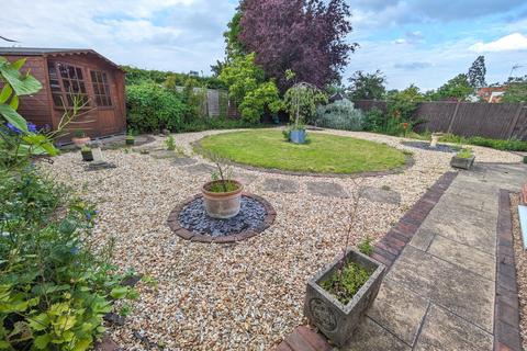 3 bedroom detached bungalow to rent, Lodge Way, Grantham, NG31