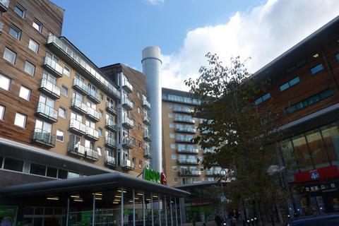 2 bedroom flat to rent, Hamlyn House, Feltham, Middlesex, TW13