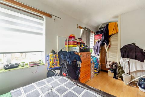 168 Valence Circus, Dagenham, RM8 3LT