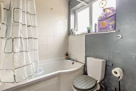 168 Valence Circus, Dagenham, RM8 3LT