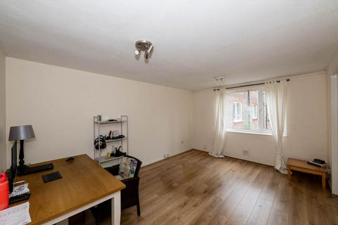 1 bedroom flat to rent, St Johns Court, Radcliffe