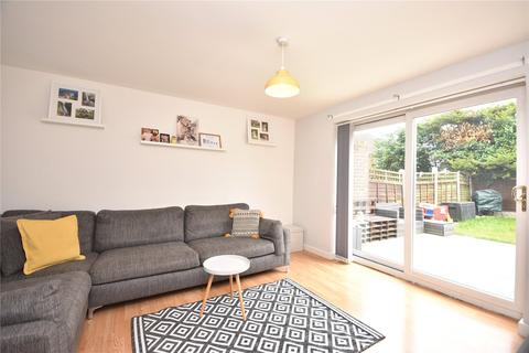 3 bedroom terraced house for sale, Field End, Leeds, West Yorkshire