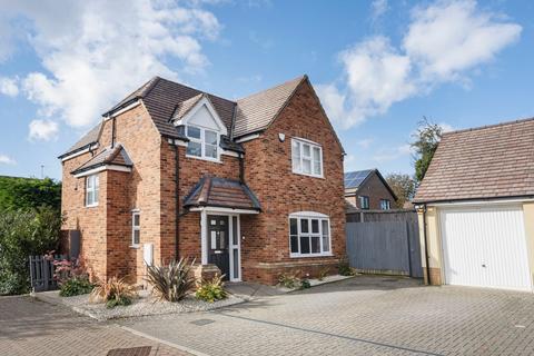 4 bedroom detached house for sale, Hillside Close, Harlington, LU5