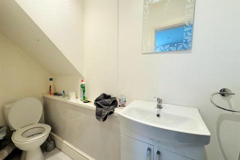 3 bedroom townhouse for sale, Dovecot Avenue, Dovecot, Liverpool