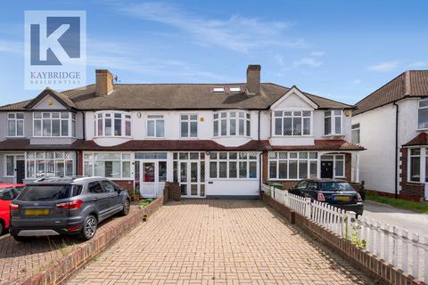 133 Ardrossan Gardens, Worcester Park, KT4 7AZ