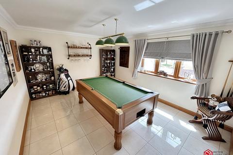 5 bedroom detached bungalow for sale, Pen-y-banc, Rhigos, Aberdare, Rhondda Cynon Taff. CF44 9YT