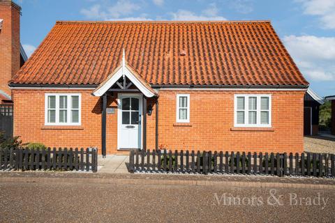 2 bedroom detached bungalow to rent, Church Close, South Walsham, NR13