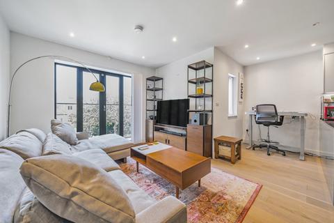 2 bedroom apartment for sale, Messaline Avenue, London