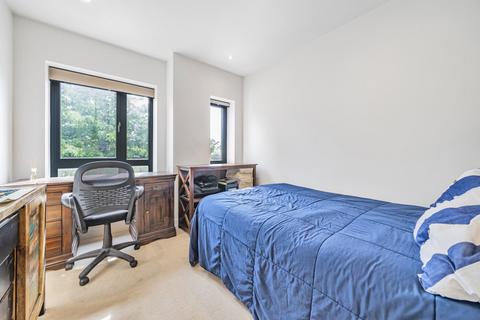 2 bedroom apartment for sale, Messaline Avenue, London