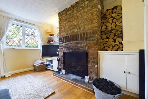 2 bedroom terraced house to rent, Reading Road, Pangbourne, Reading, Berkshire, RG8